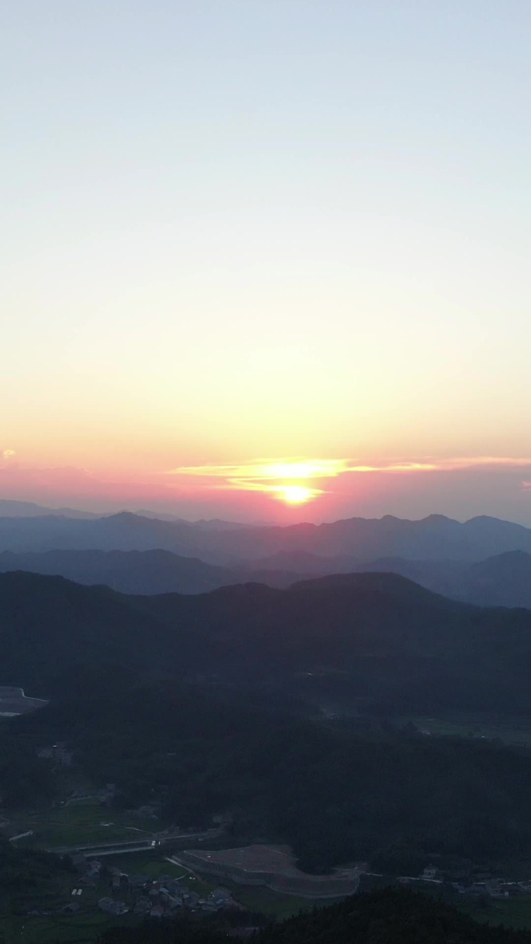 夕阳晚霞落日风景竖屏航拍 