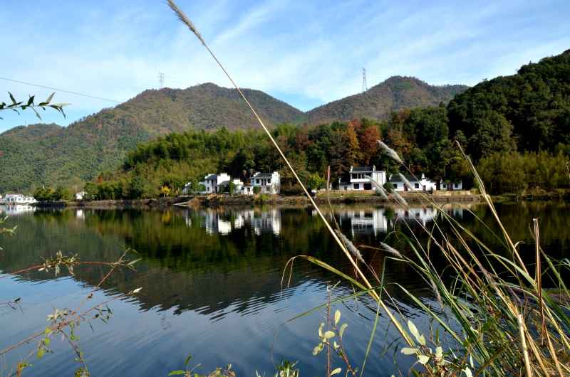 皖南川藏线 澄澈湖水 12