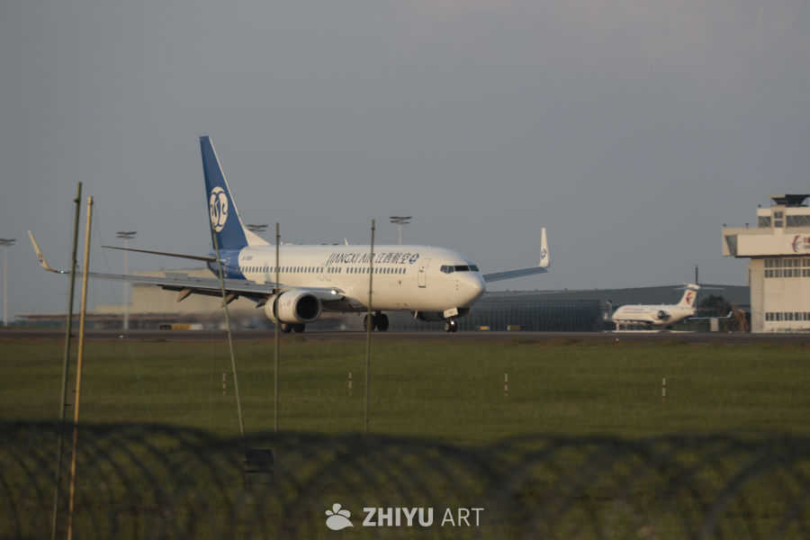 江西航空飞机准备起飞
