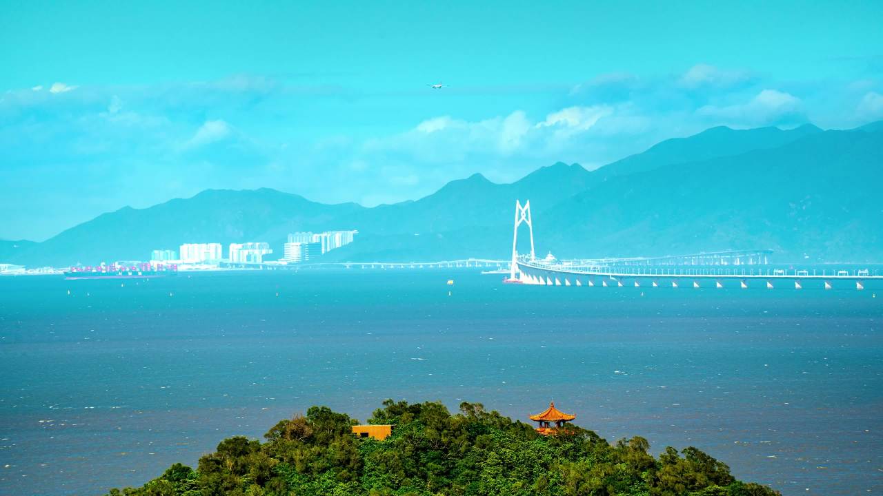 远眺港珠澳大桥海上风光远景