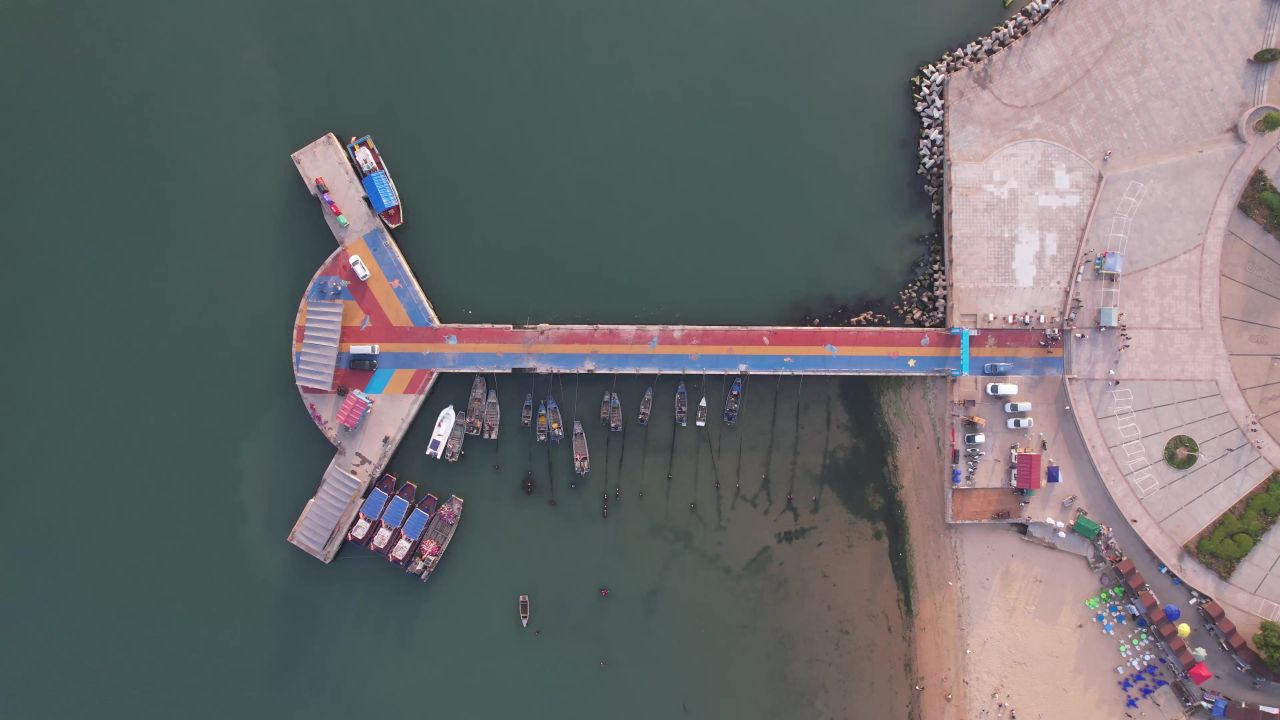 海岛城市大海海浪沙滩风景航拍