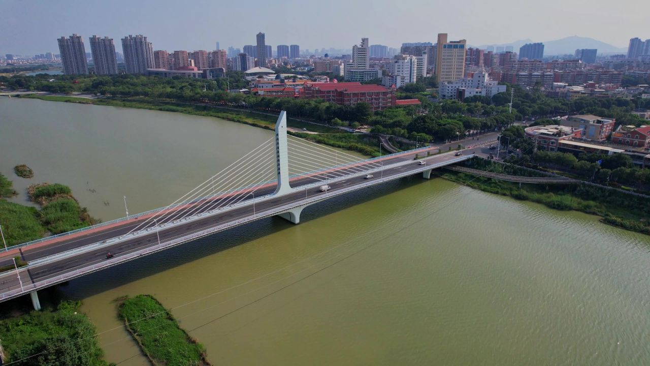 航拍厦门银湖大桥 5