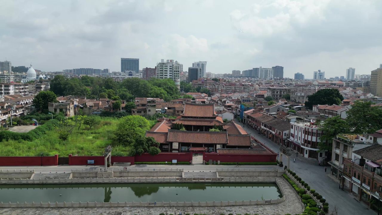 航拍福建漳州威镇阁