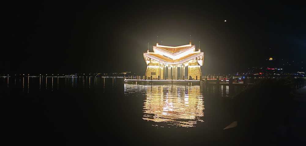 邛海的夜晚