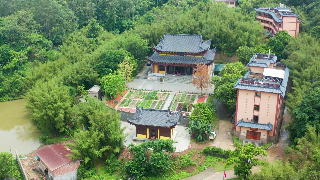 广东客家建筑及秋香江 东华古寺一