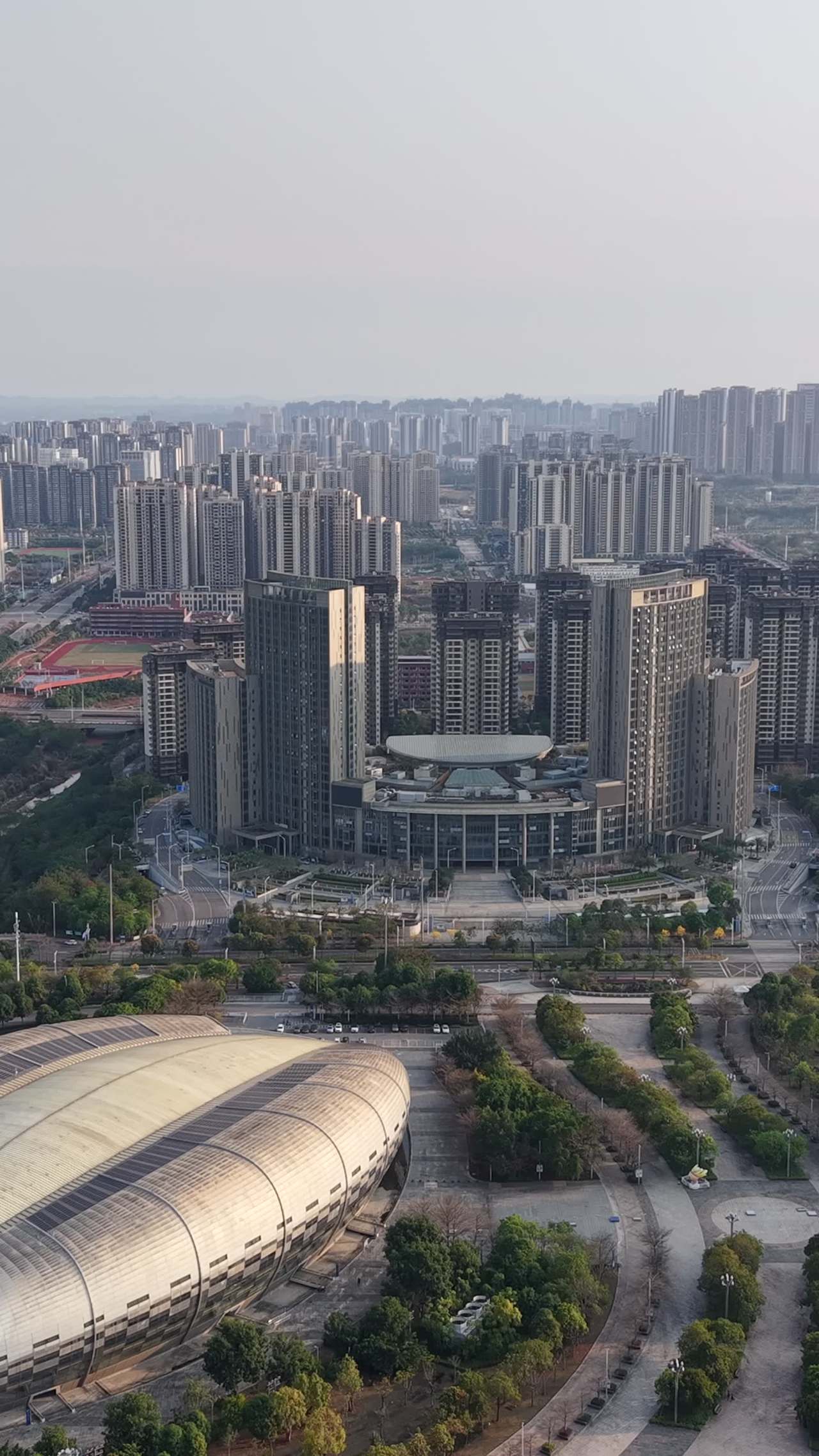 现代都市晨曦体育场全景