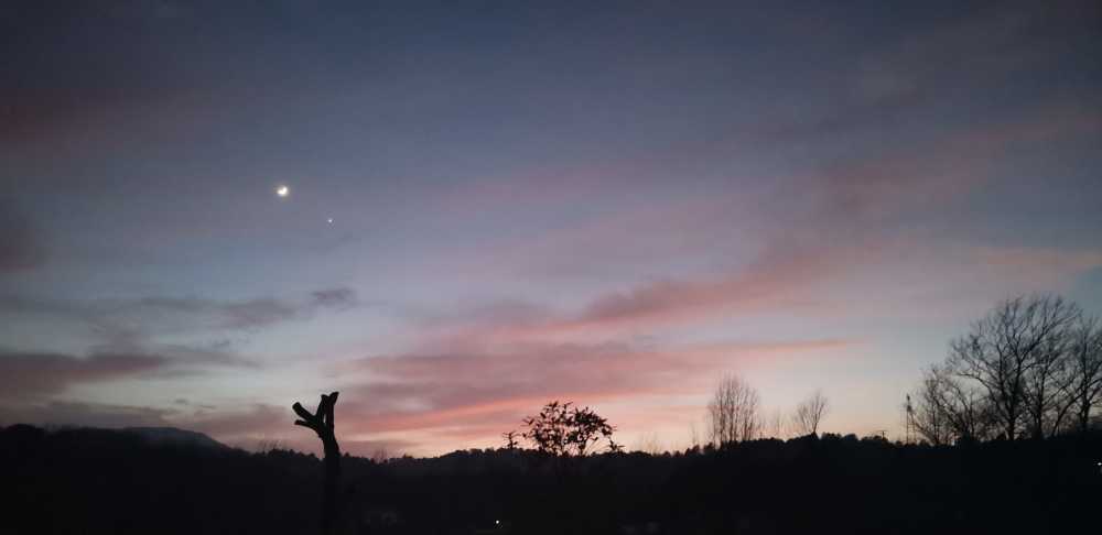 夜月与星明，祥云伴君行