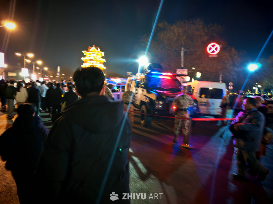 夜间紧急事件现场
