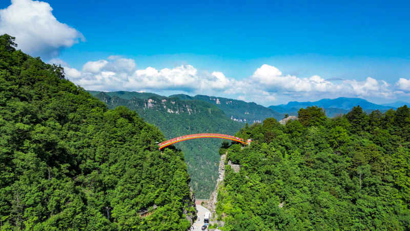 航拍湖北神农架5A景区彩虹桥  