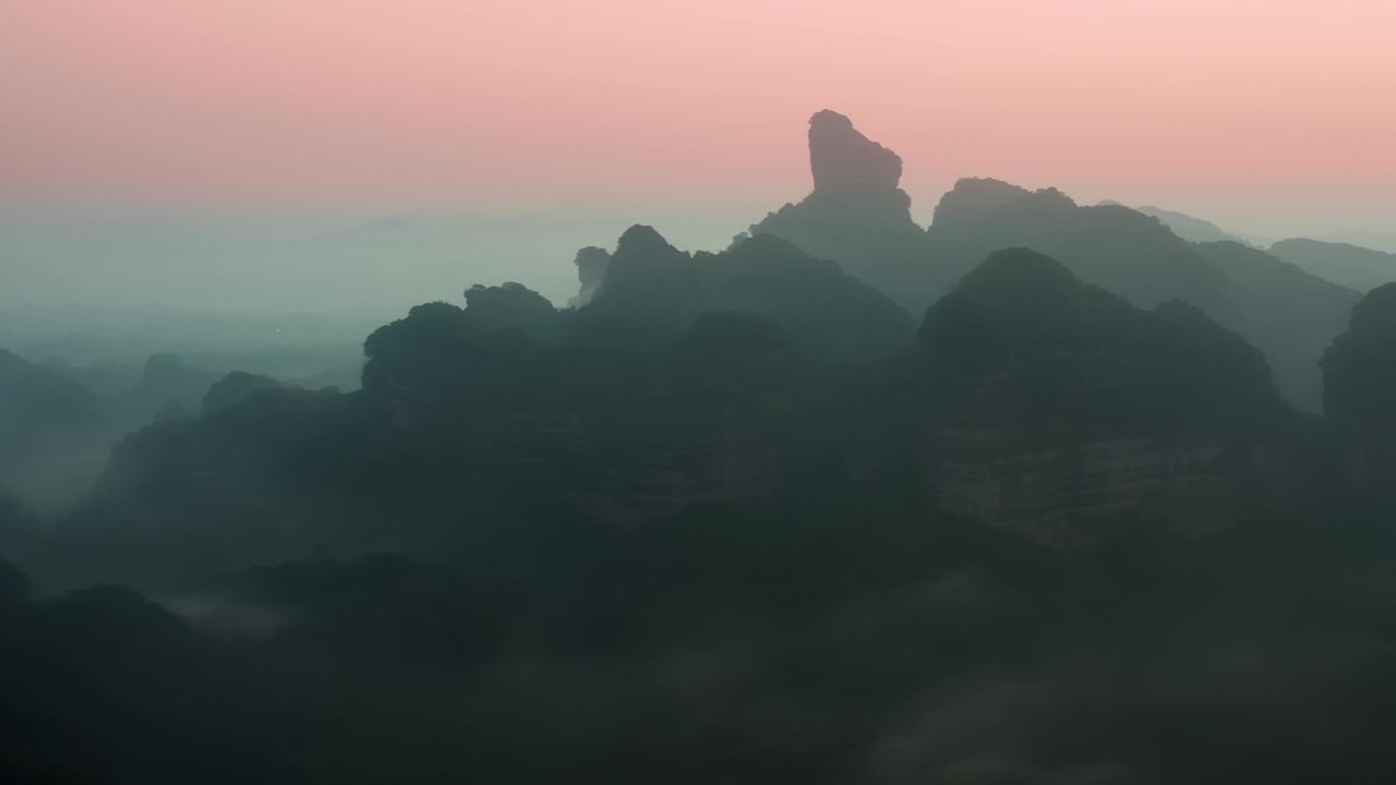 广东冬天雾霾丹霞山山水风光二