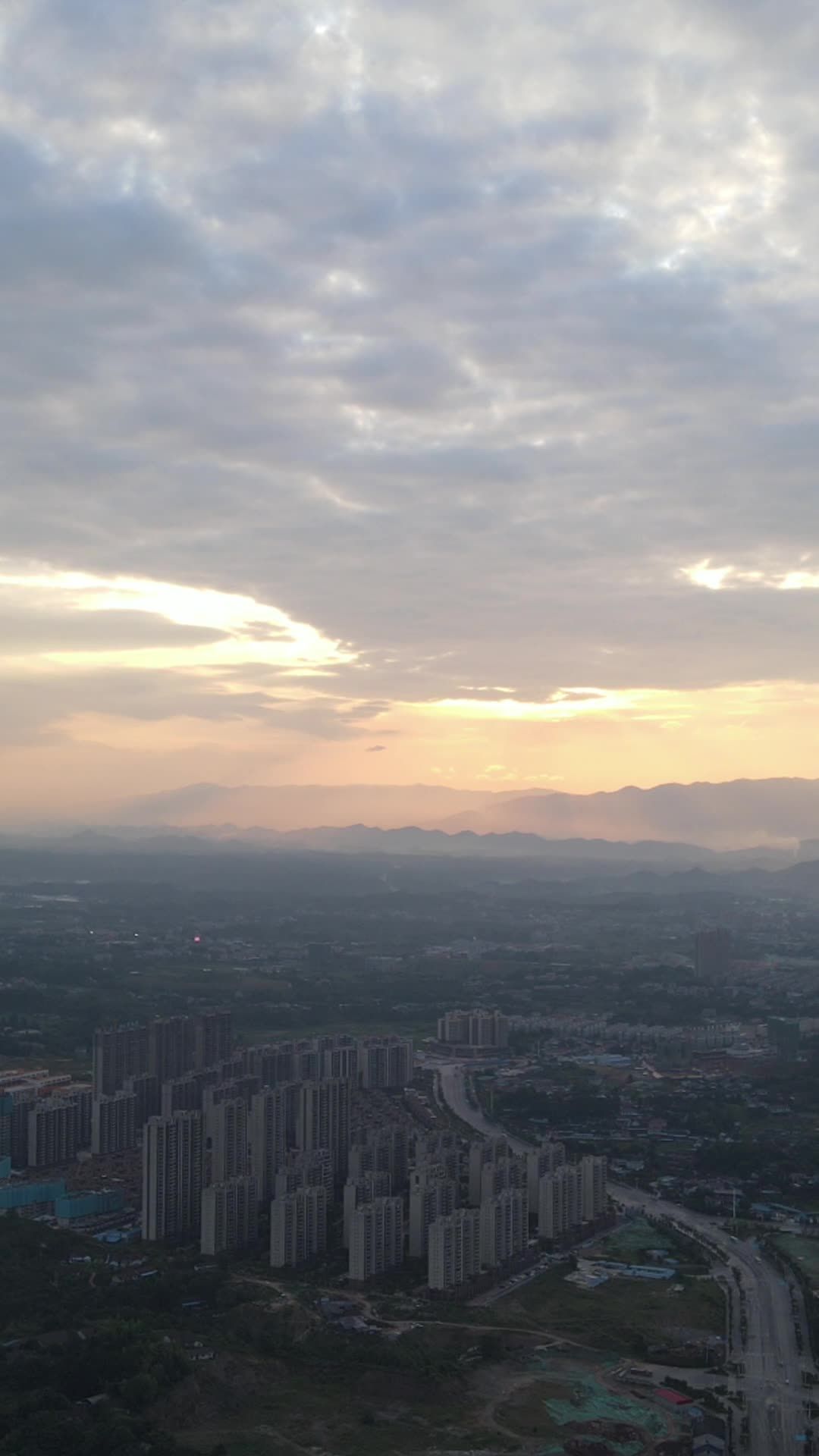 城市日落的宁静之美
