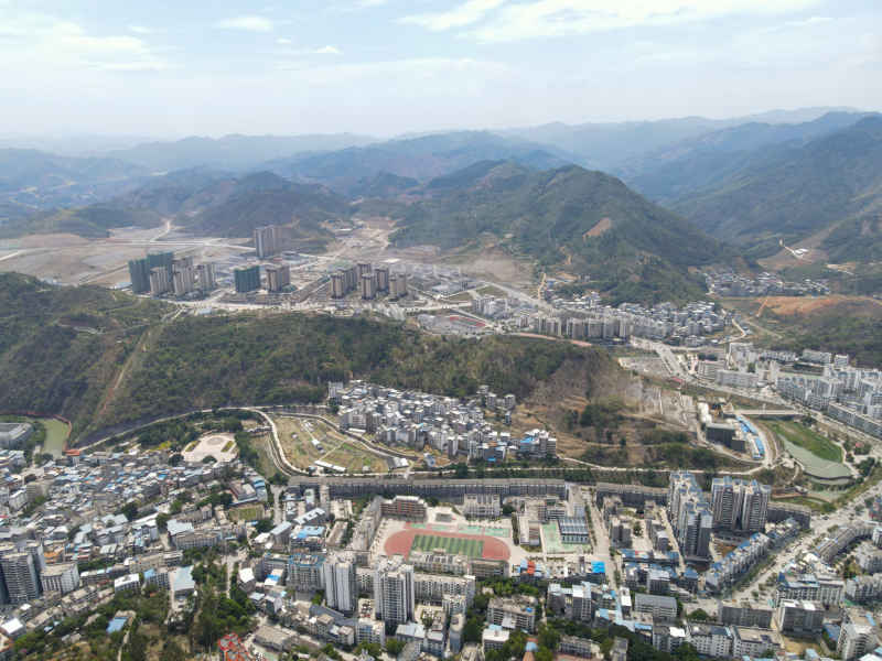 西林县城