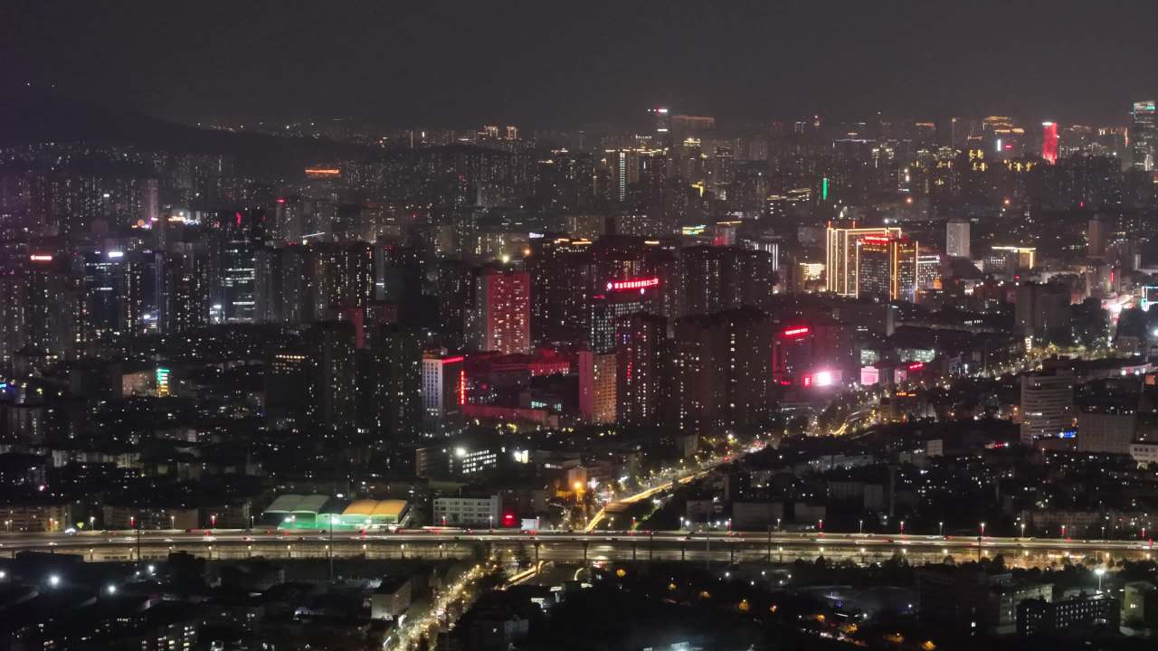 璀璨夜幕下的都市繁华