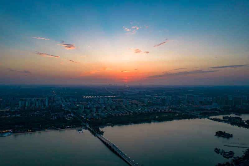 山东聊城城市日落晚霞夕阳航拍摄影图
