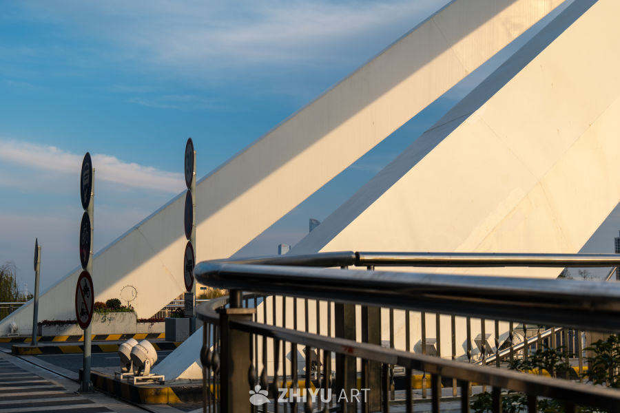 现代桥梁的几何之美