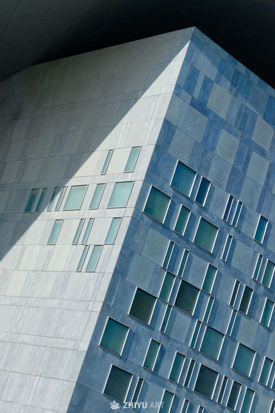 现代建筑的光影之美