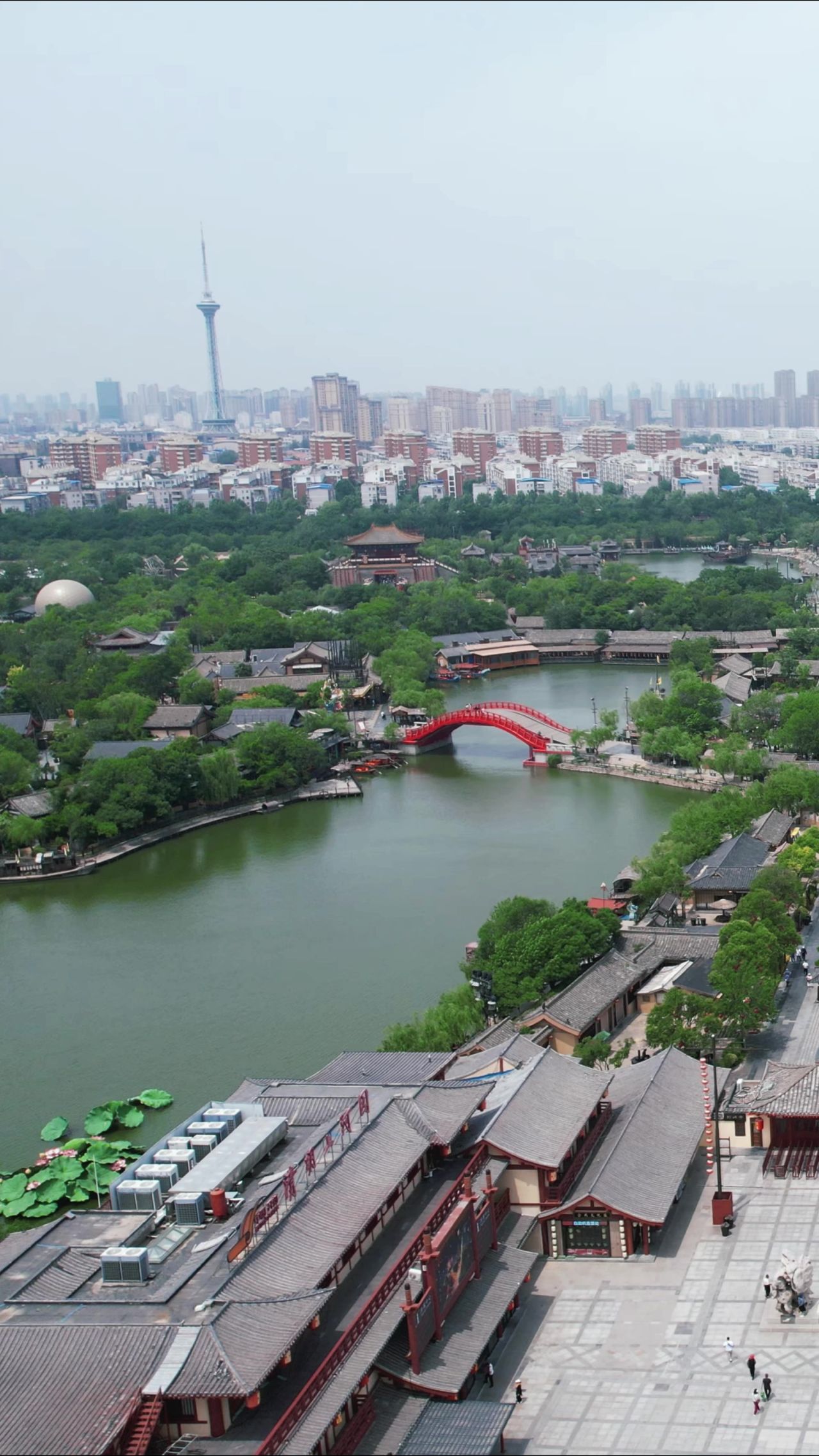 河南开封清明上河园5A景区竖屏航拍 