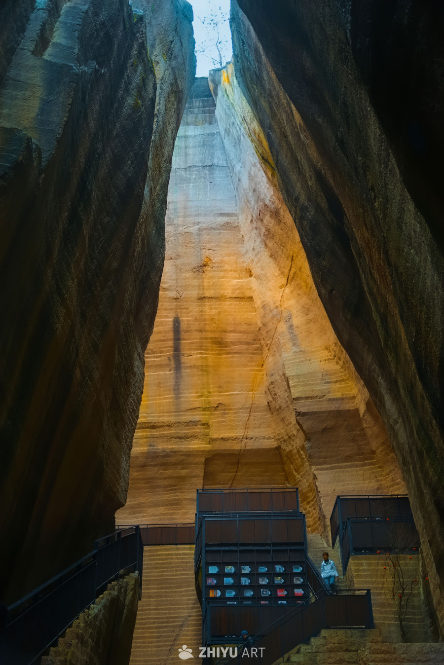 峡谷栈道风光