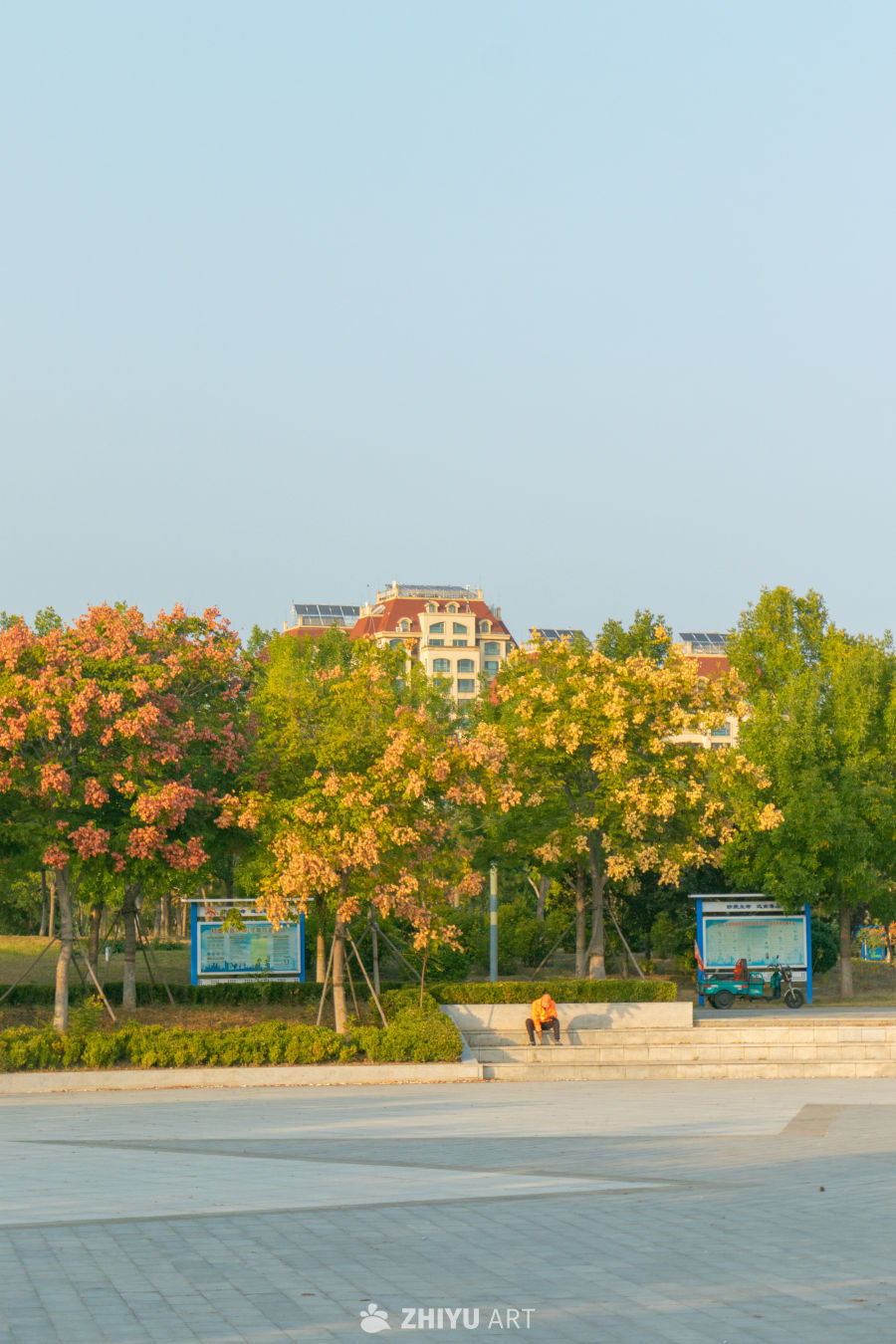 秋日公园的宁静时光