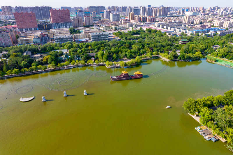 山东济南城市风光大明湖航拍摄影图 