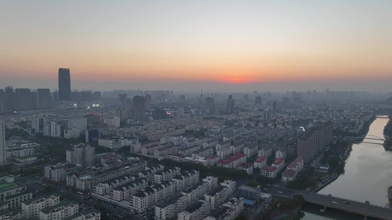 4K航拍昆山城市冬日日落风光建筑大景 12