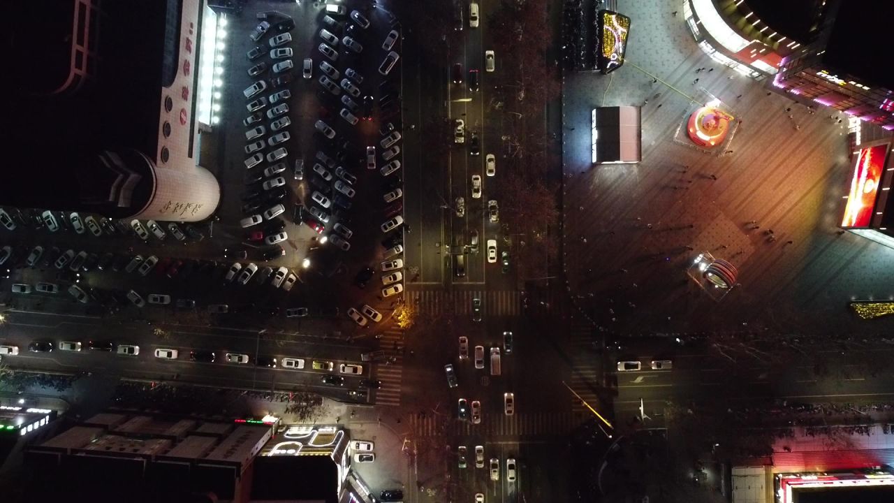 航拍夜景十字路口