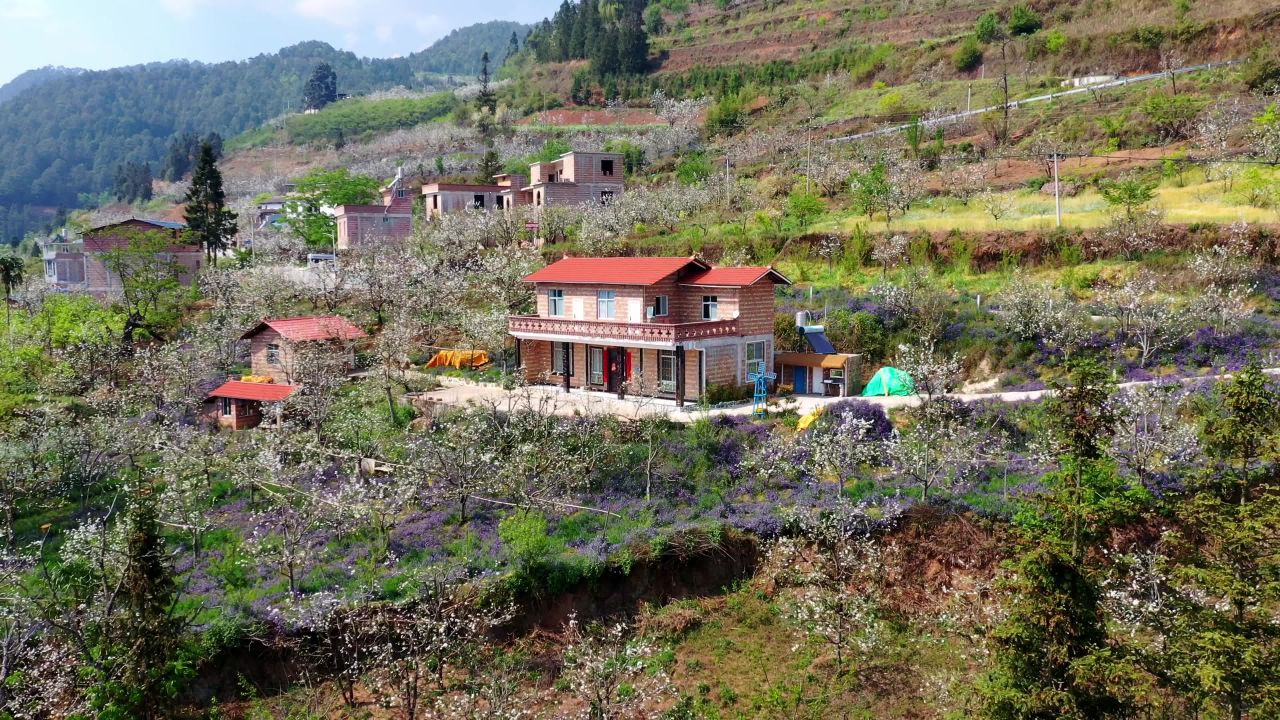 春日山乡画卷