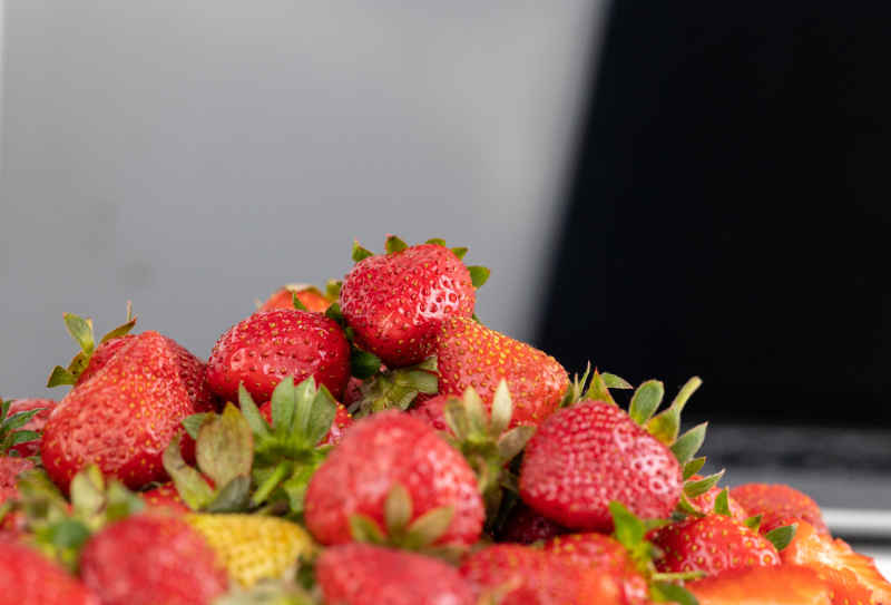 新鲜草莓水果实拍 74