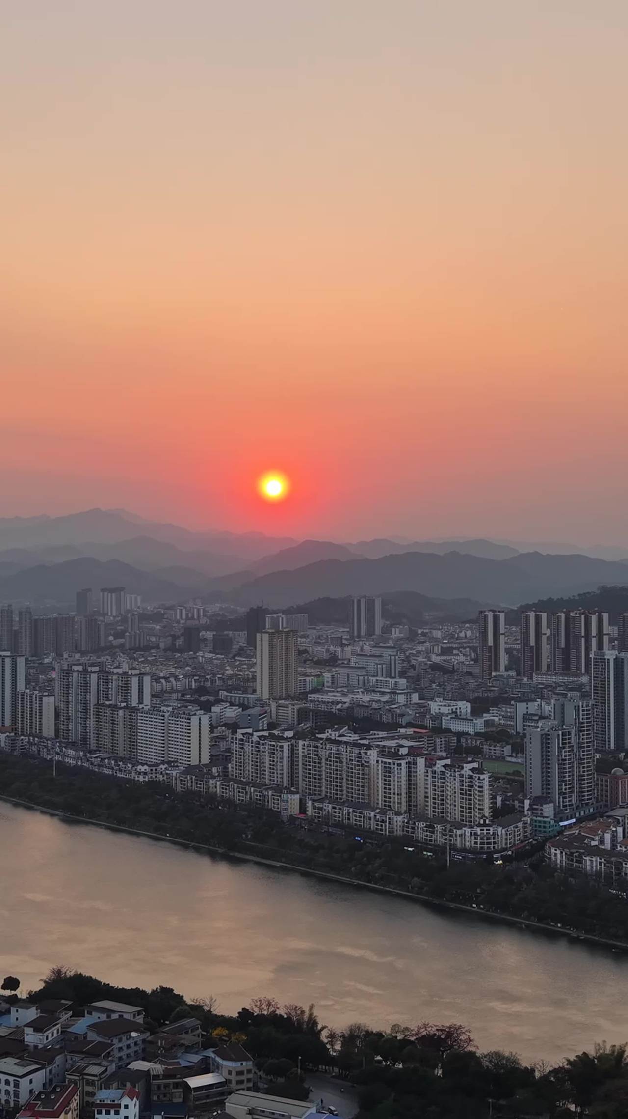 城市日落静谧时光