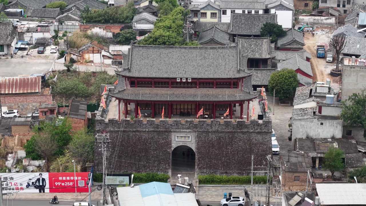 古城墙与居民区