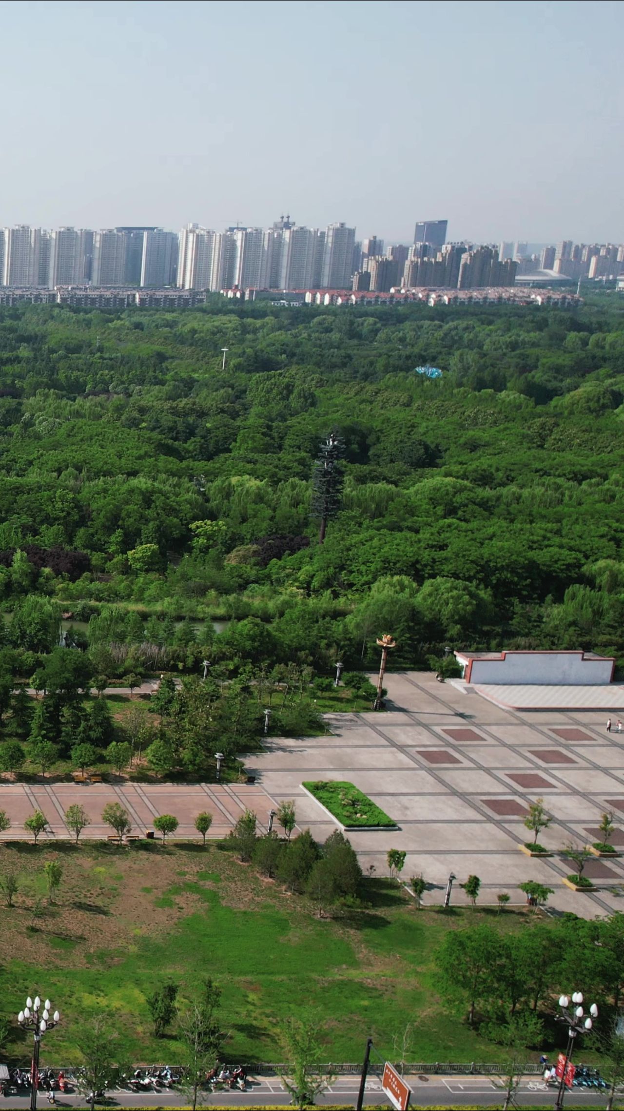 河南洛阳隋唐城遗址植物园竖屏航拍 