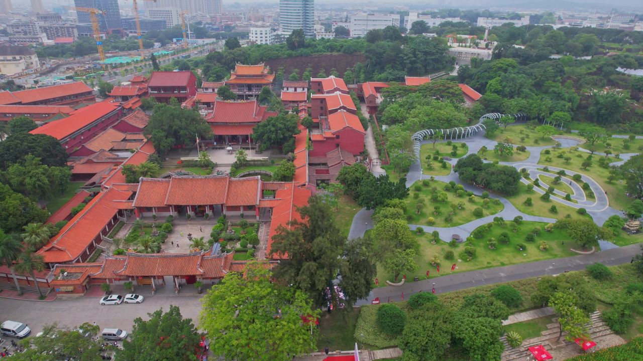航拍漳州南山禅寺景观