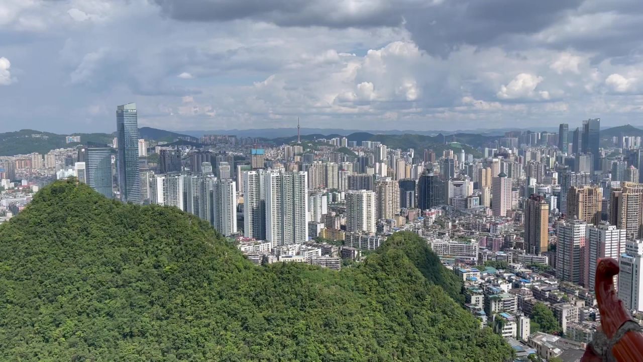 在黔灵山公园看贵阳