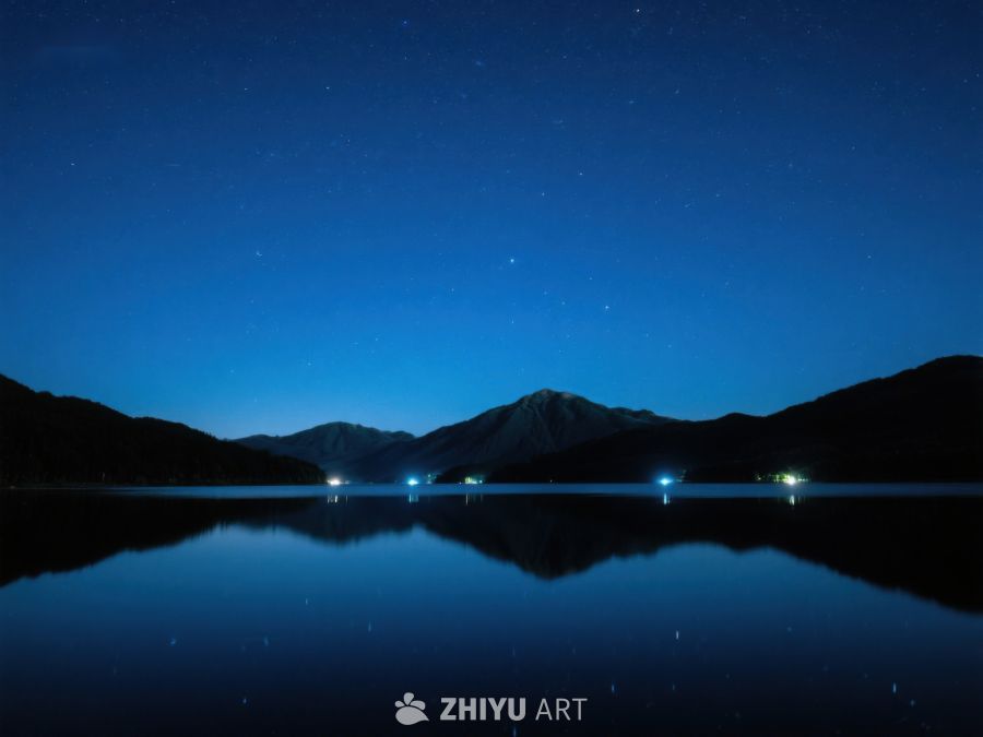 夜空下的静谧湖面与山影 349