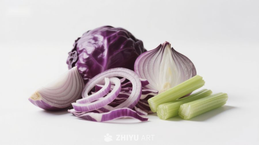 新鲜蔬菜组合：紫甘蓝、洋葱与芹菜