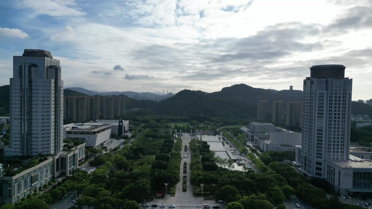  航拍台州市民广场水景公园
