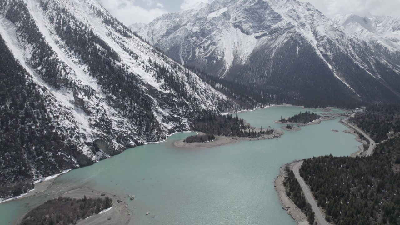 然乌湖航拍视频 1