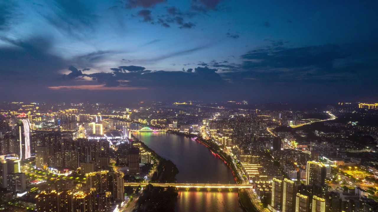 江西赣州城市夜幕降临夜景航拍延时8K