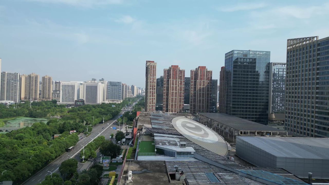  航拍江西赣州万象城中央公园