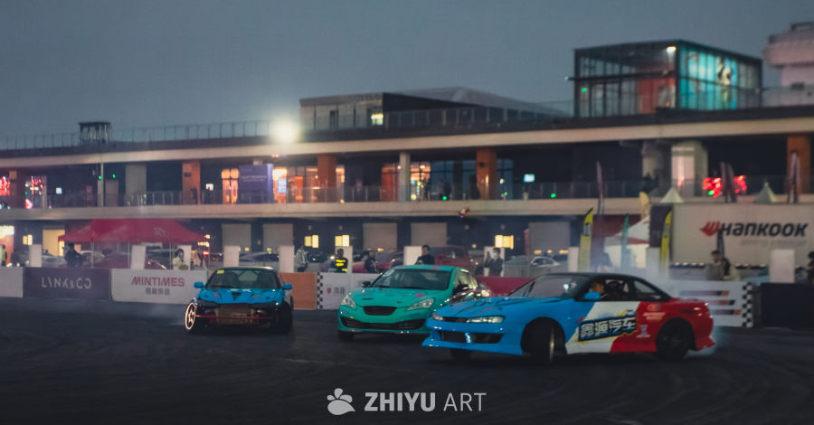 夜晚赛车漂移盛宴