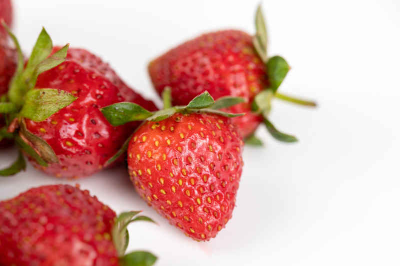 新鲜草莓水果实拍 18