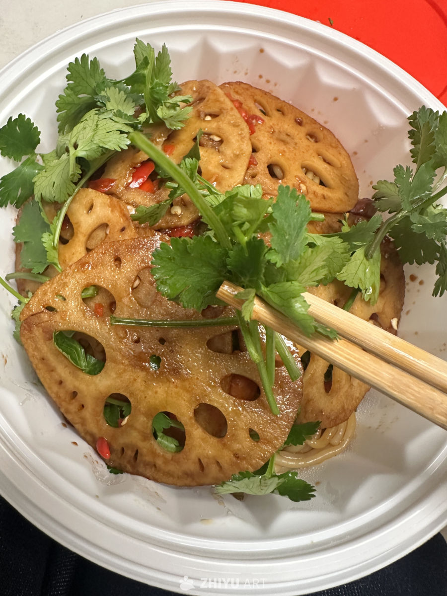 香辣莲藕配香菜