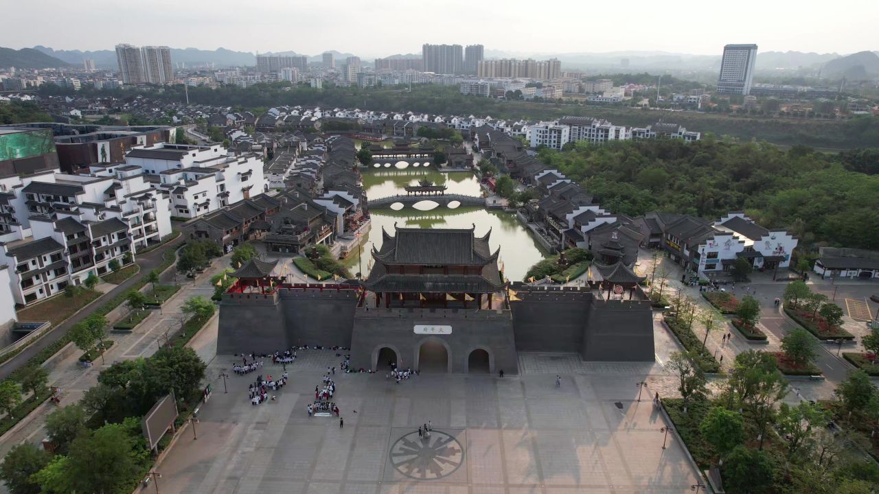 航拍广西崇左太平古城 