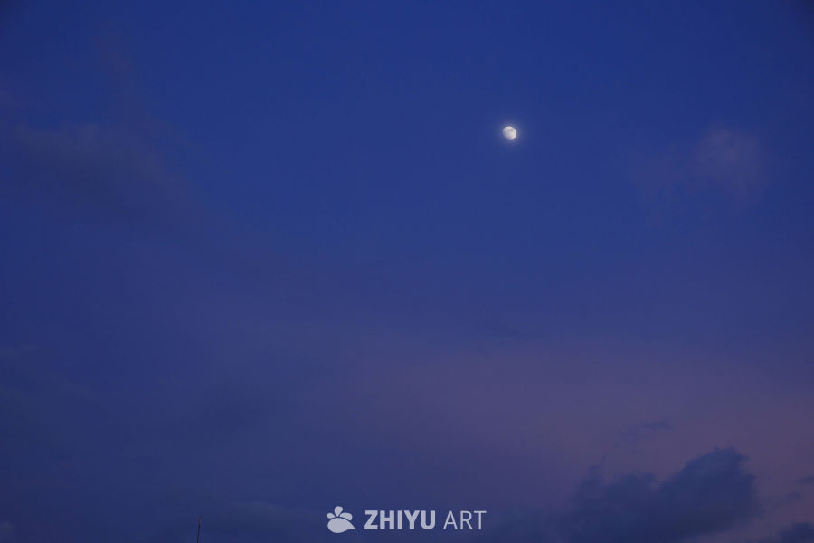 月