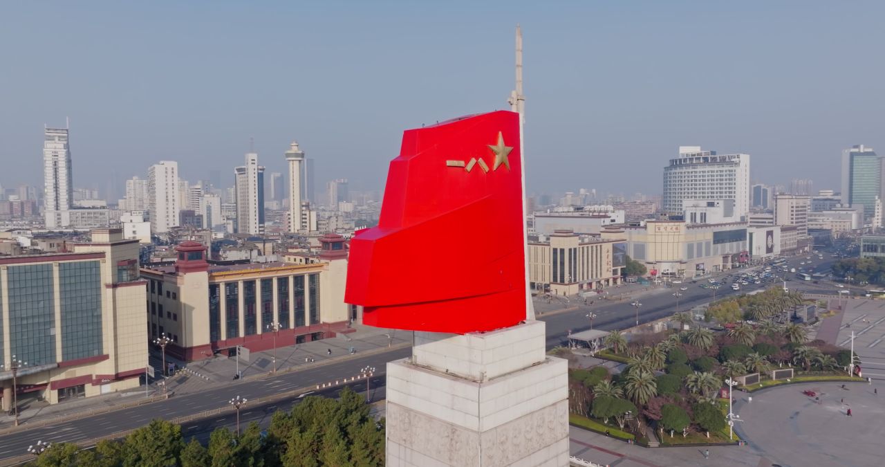 江西南昌八一广场城市风光航拍 12