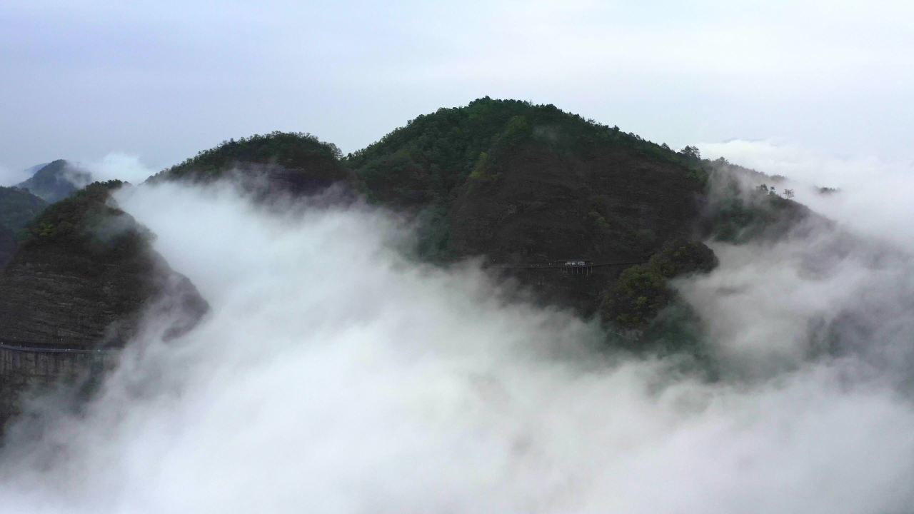 南武当山悬崖栈道俯瞰云海二自然风光