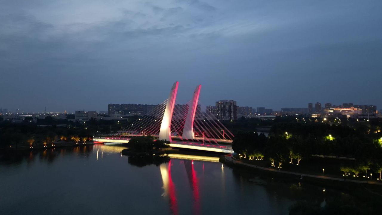 航拍河南郑州龙子湖公园龙子湖