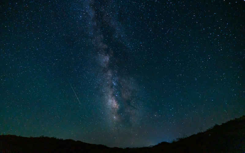 腾格里沙漠的银河
