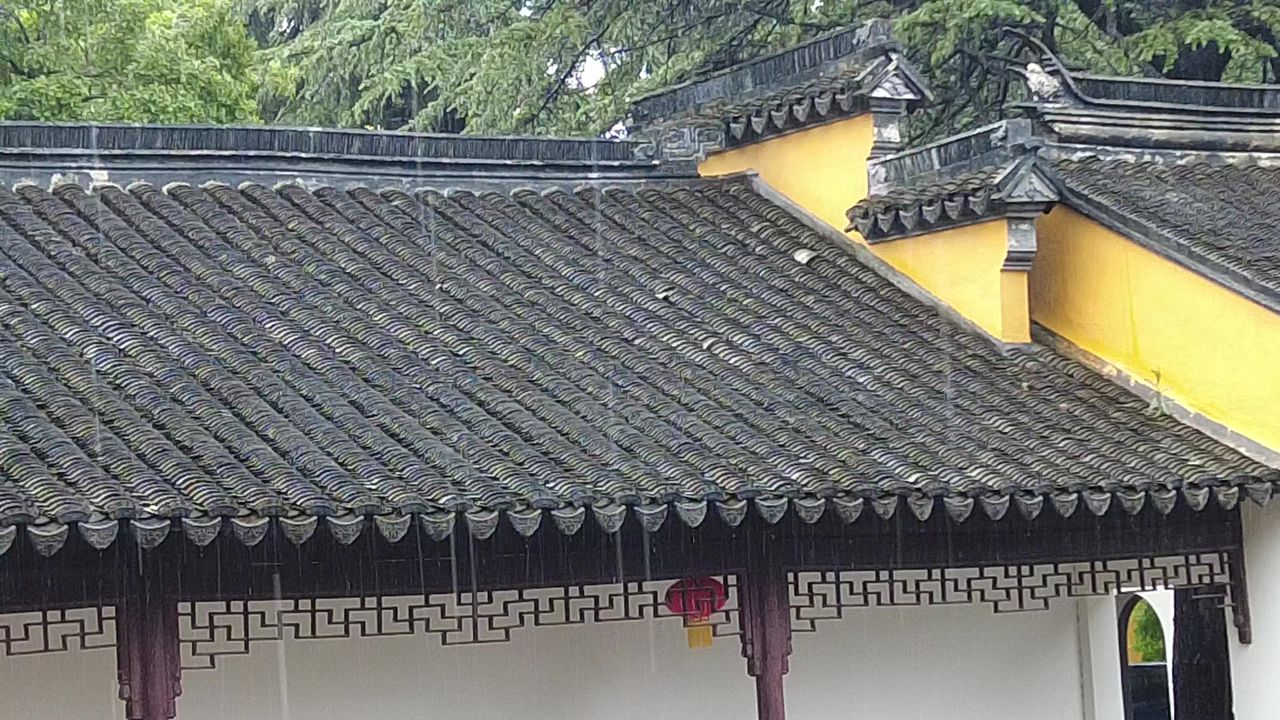 江苏苏州下雨素材实拍