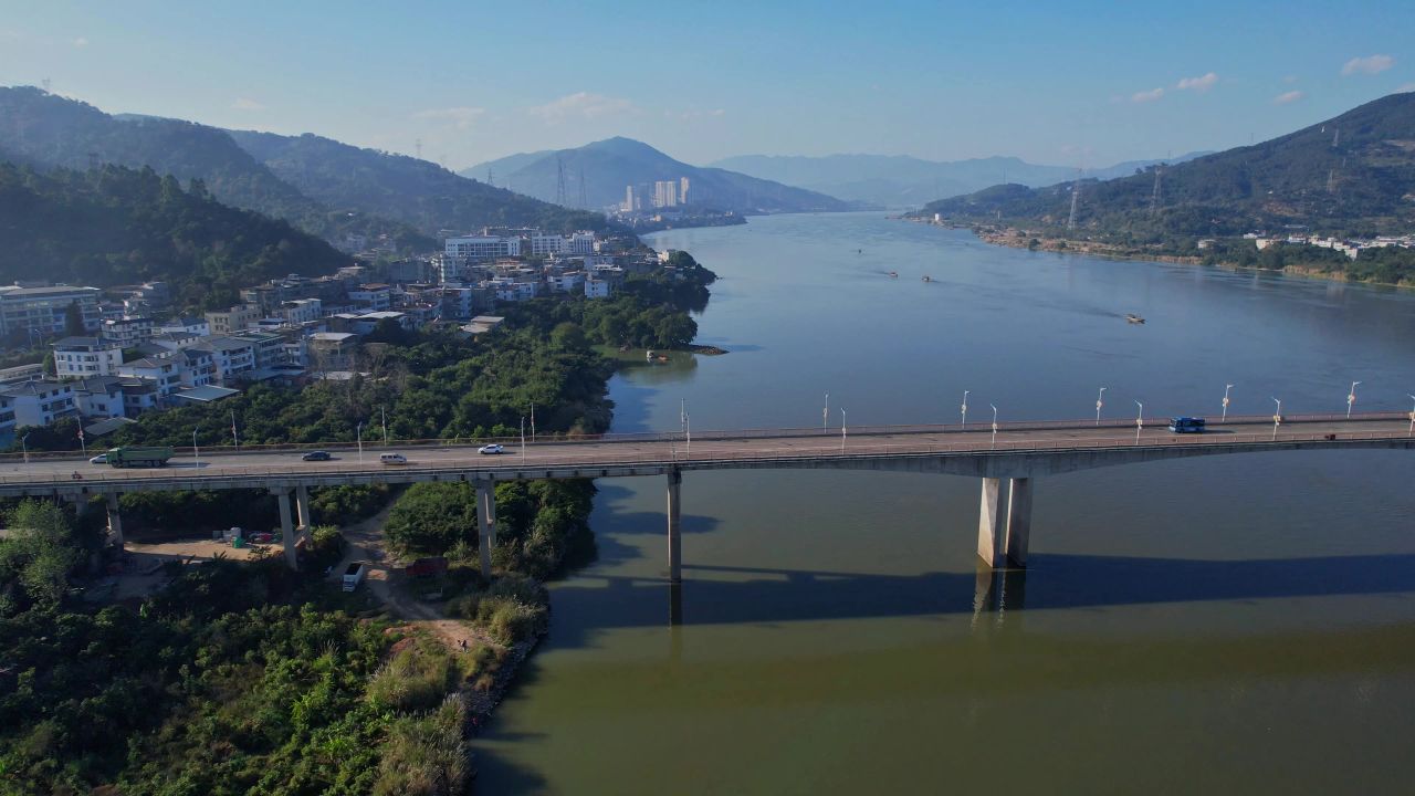 航拍福州闽侯大桥建筑风光 1